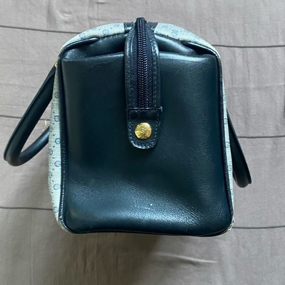 Authentic 80’s Vintage GUCCI Micro GG Bag in Navy - Picture 3 of 16